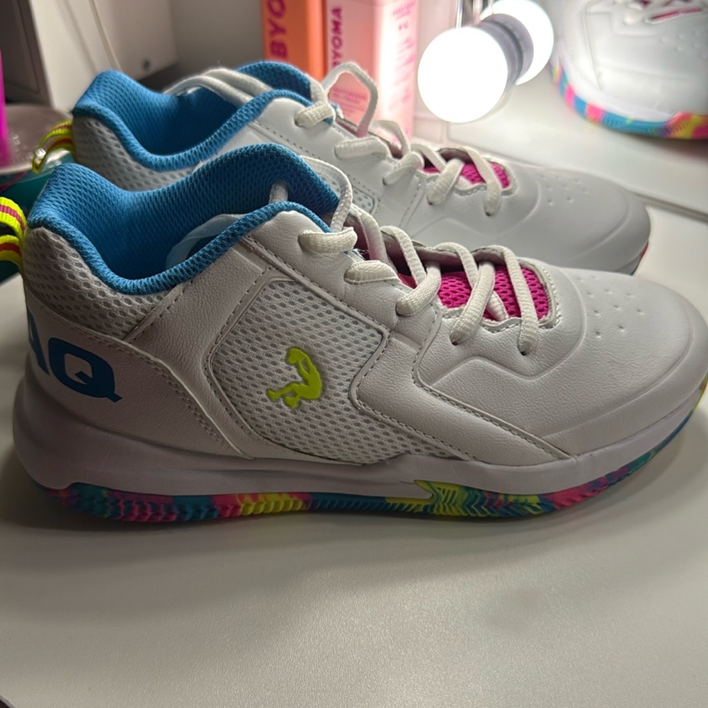 BRAND NEW SHAQS!!  (basketball shoes!)